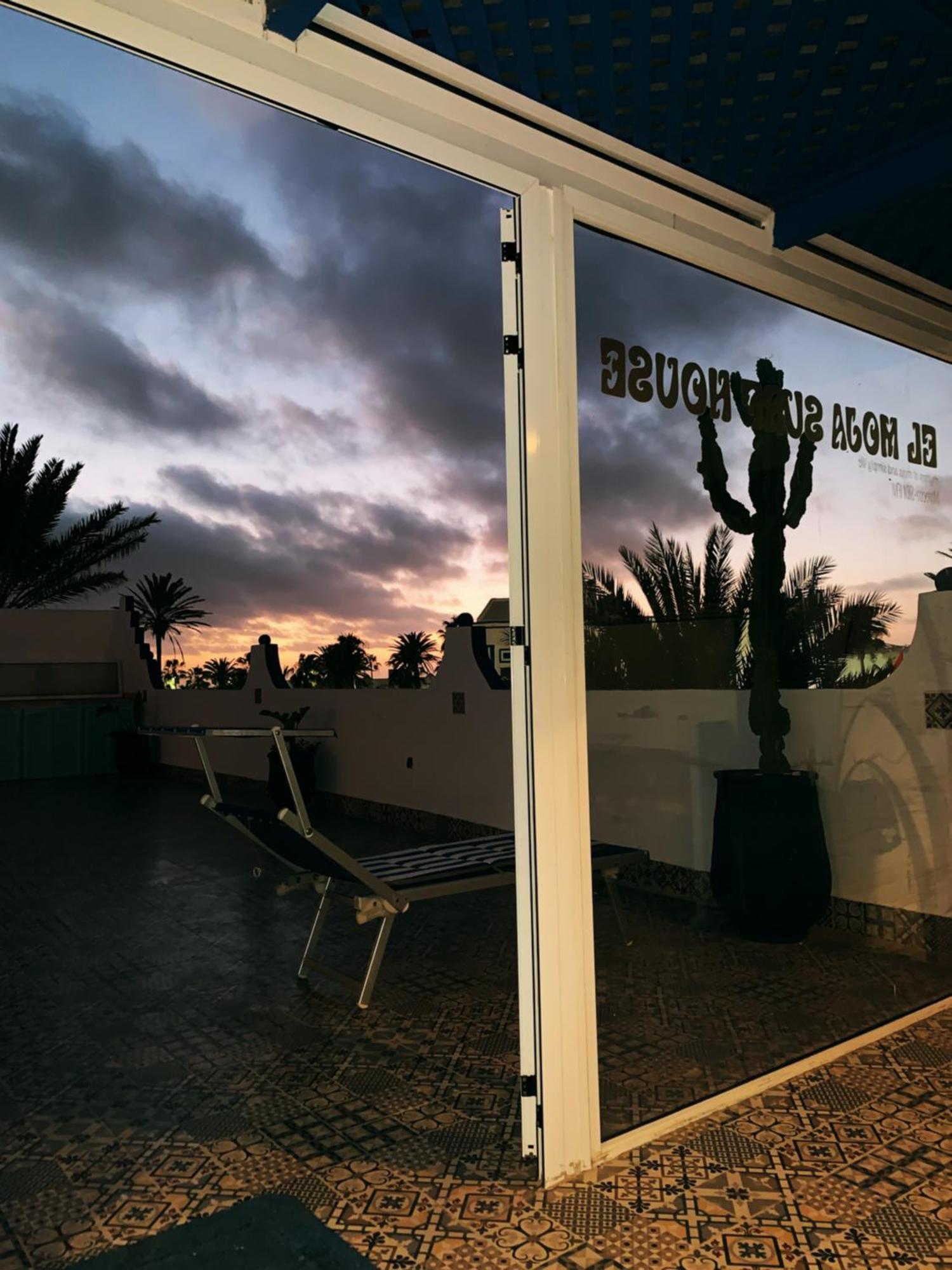 El Moja Surfhouse Hotel Sidi Ifni Ngoại thất bức ảnh